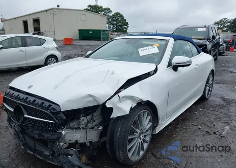 2022 Mercedes-Benz E 450 z USA, uszkodzony, nr VIN W1K1K5JB8NF186327